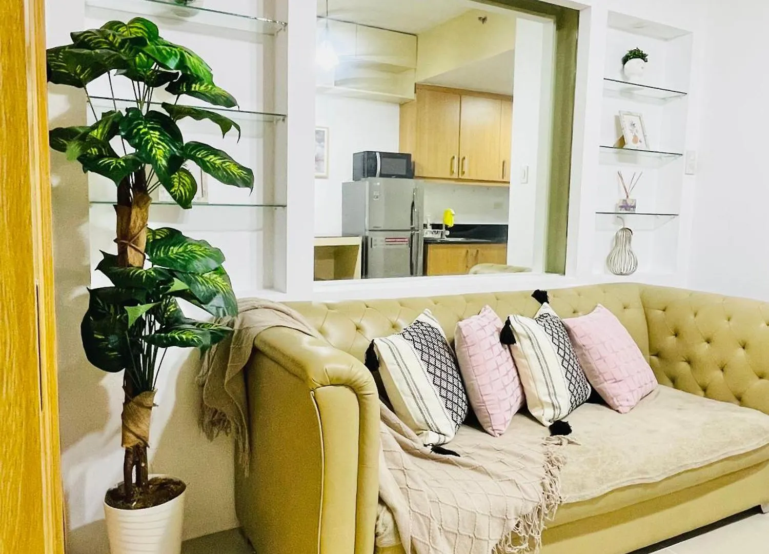 Apartment Cozy Staycation Near Naia And Moa By Aiza Manila